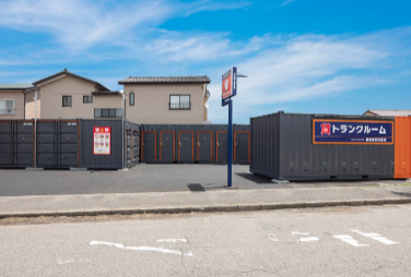 ハローストレージ新潟東区秋葉通｜屋外型トランクルーム